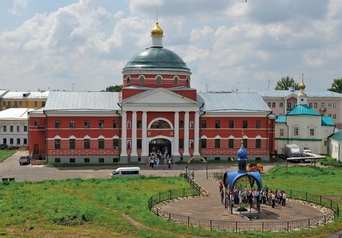 Nikolo-Tulskij hram. Kazansko-Bogorodickij monastyr.